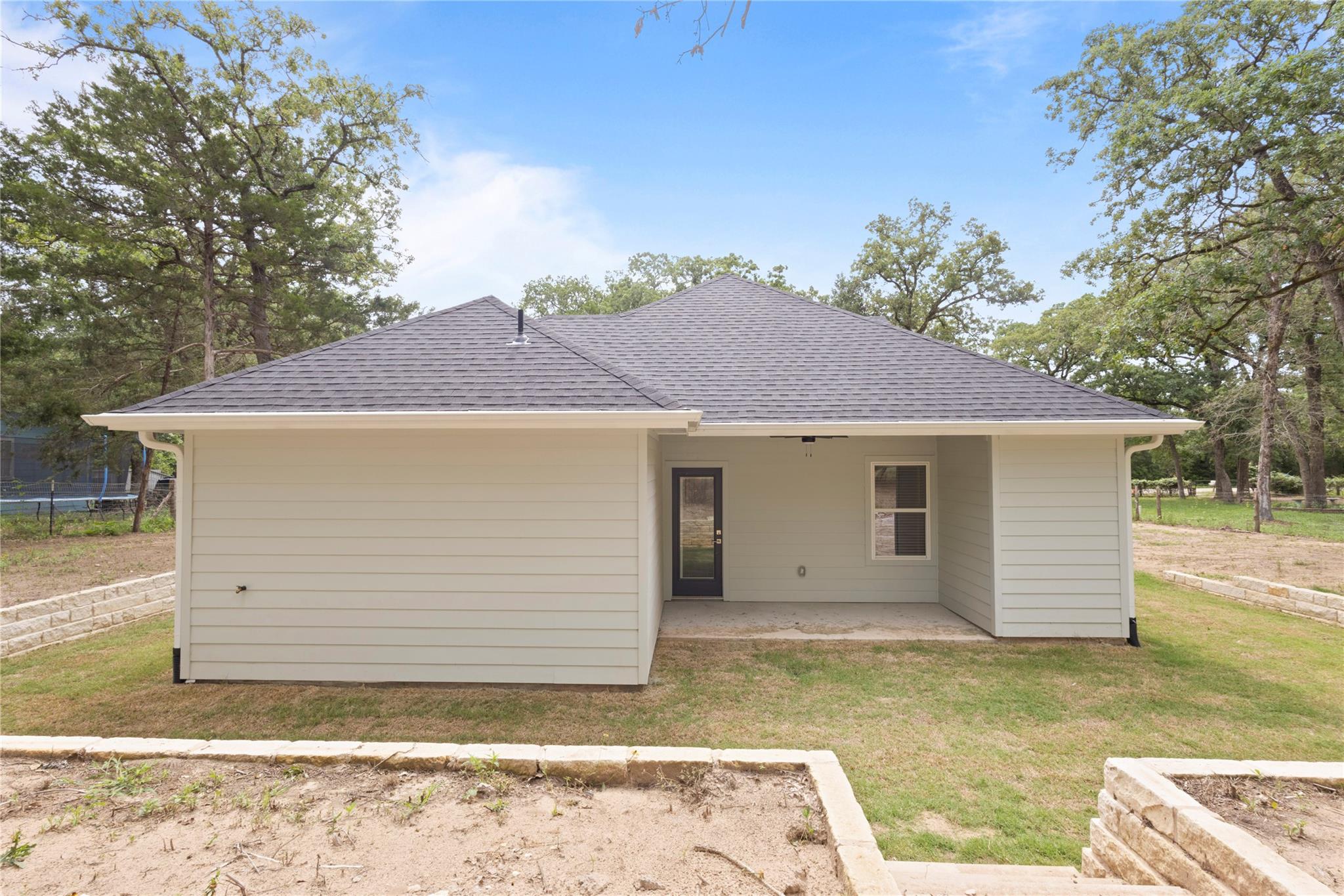 240 Shadow Oak Dr, Bastrop, TX 78602