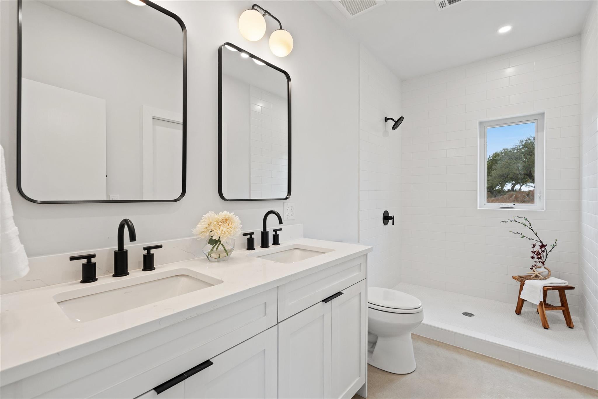 2 Shilo Cir, Wimberley, TX 78676