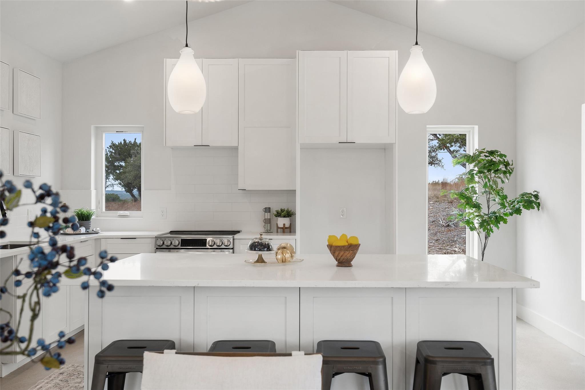 2 Shilo Cir, Wimberley, TX 78676