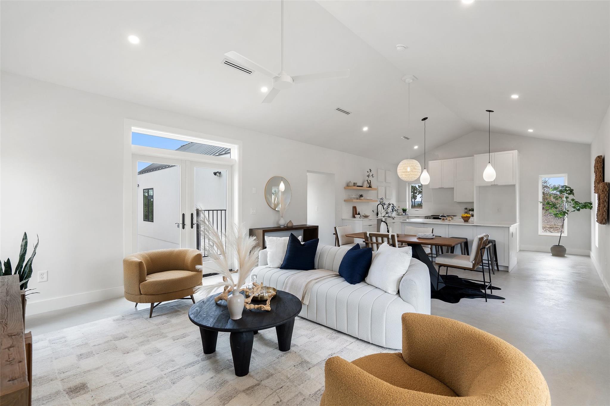 2 Shilo Cir, Wimberley, TX 78676