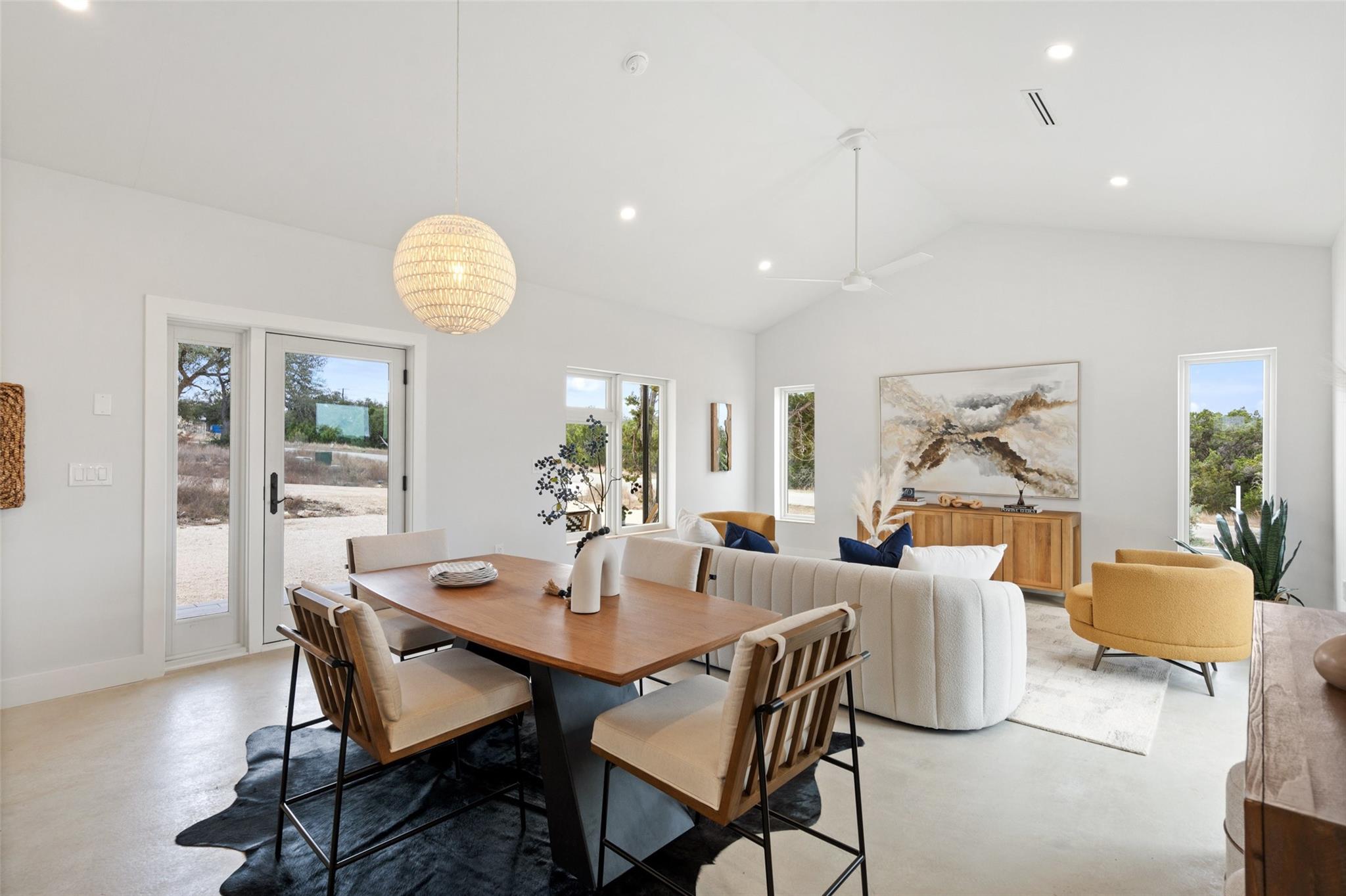 2 Shilo Cir, Wimberley, TX 78676