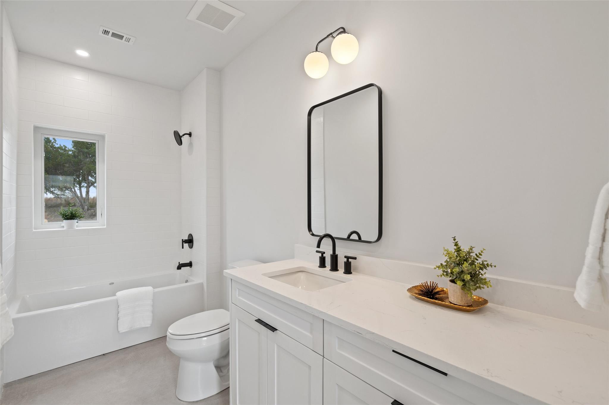 2 Shilo Cir, Wimberley, TX 78676