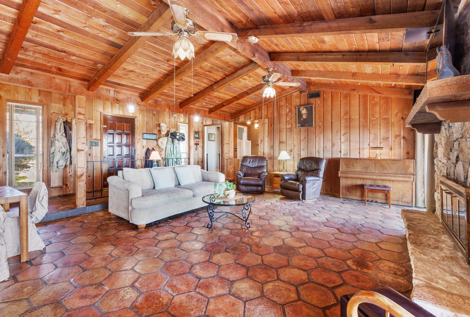 12516 Wire Rd, Leander, TX 78641