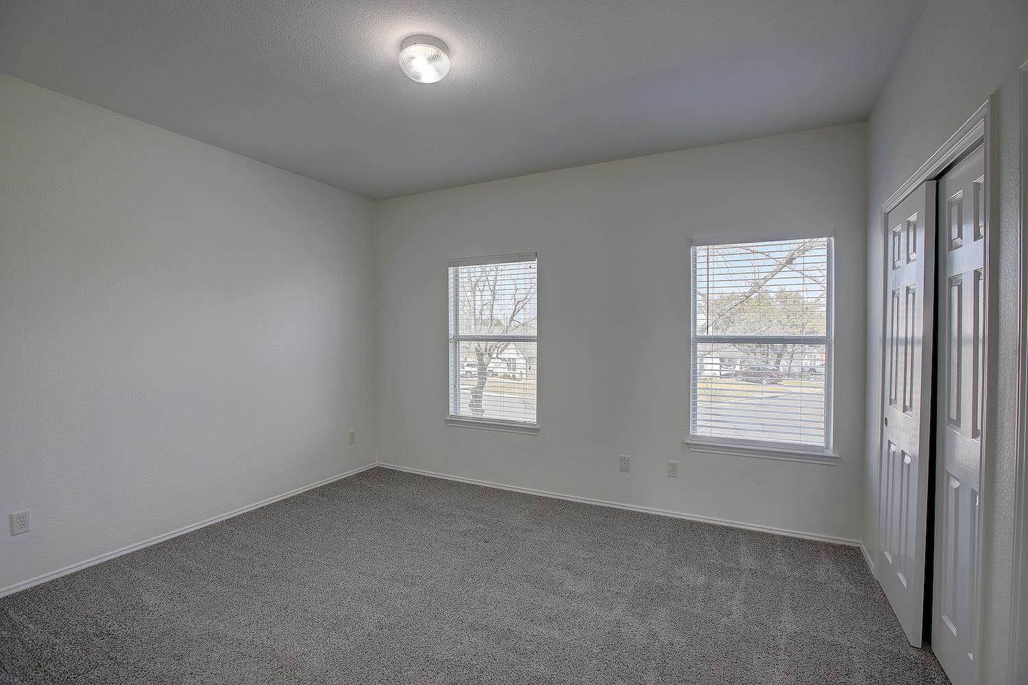 1102 E 3rd St, Georgetown, TX 78626