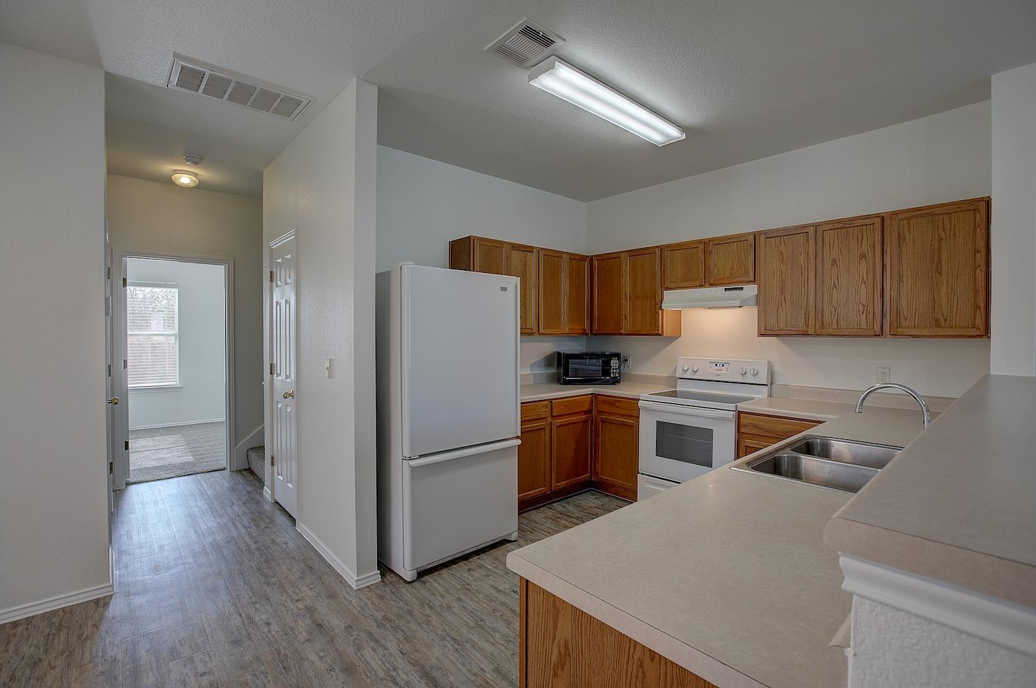 1102 E 3rd St, Georgetown, TX 78626