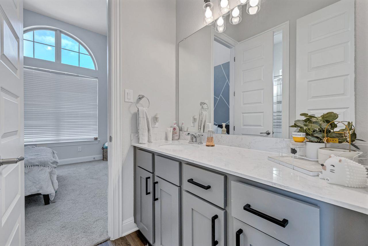 2304 Pack Iron Pass, Leander, TX 78641