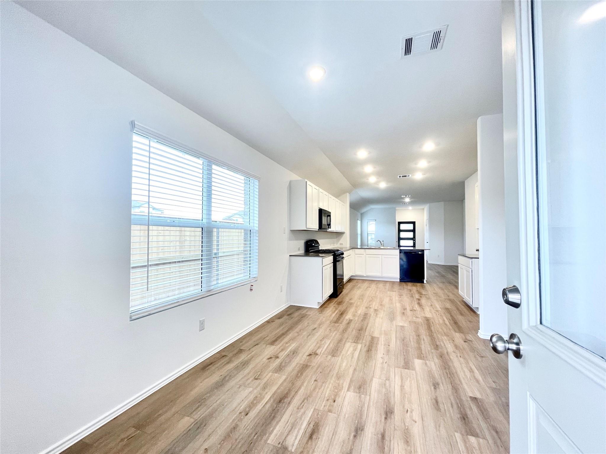 305 Milliner Loop, Hutto, TX 78634