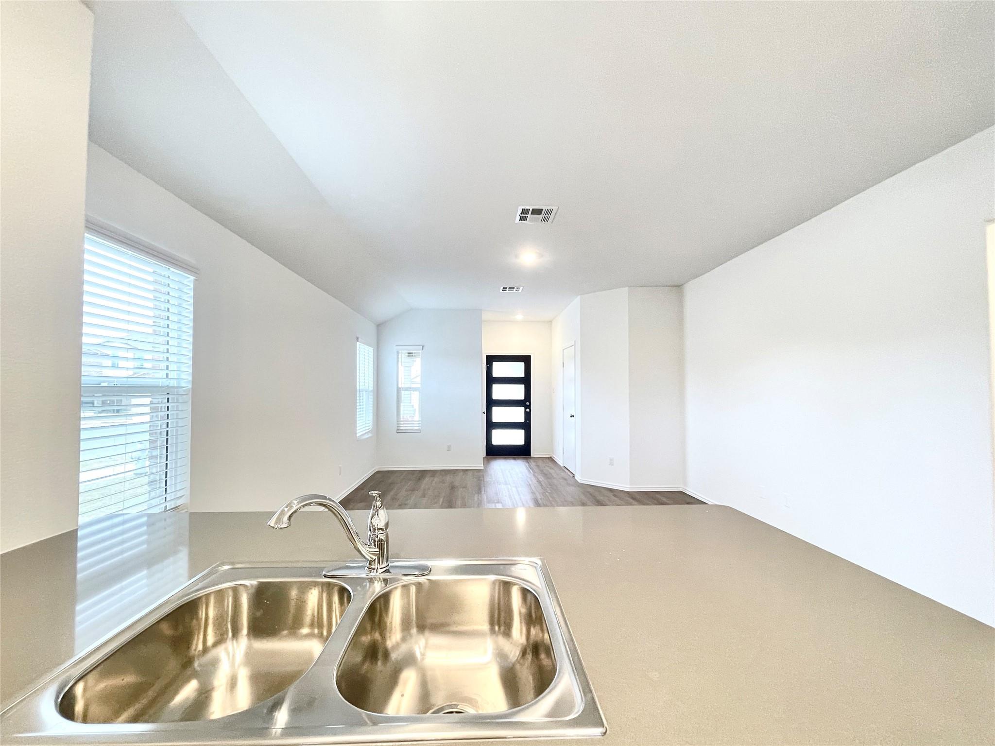 305 Milliner Loop, Hutto, TX 78634