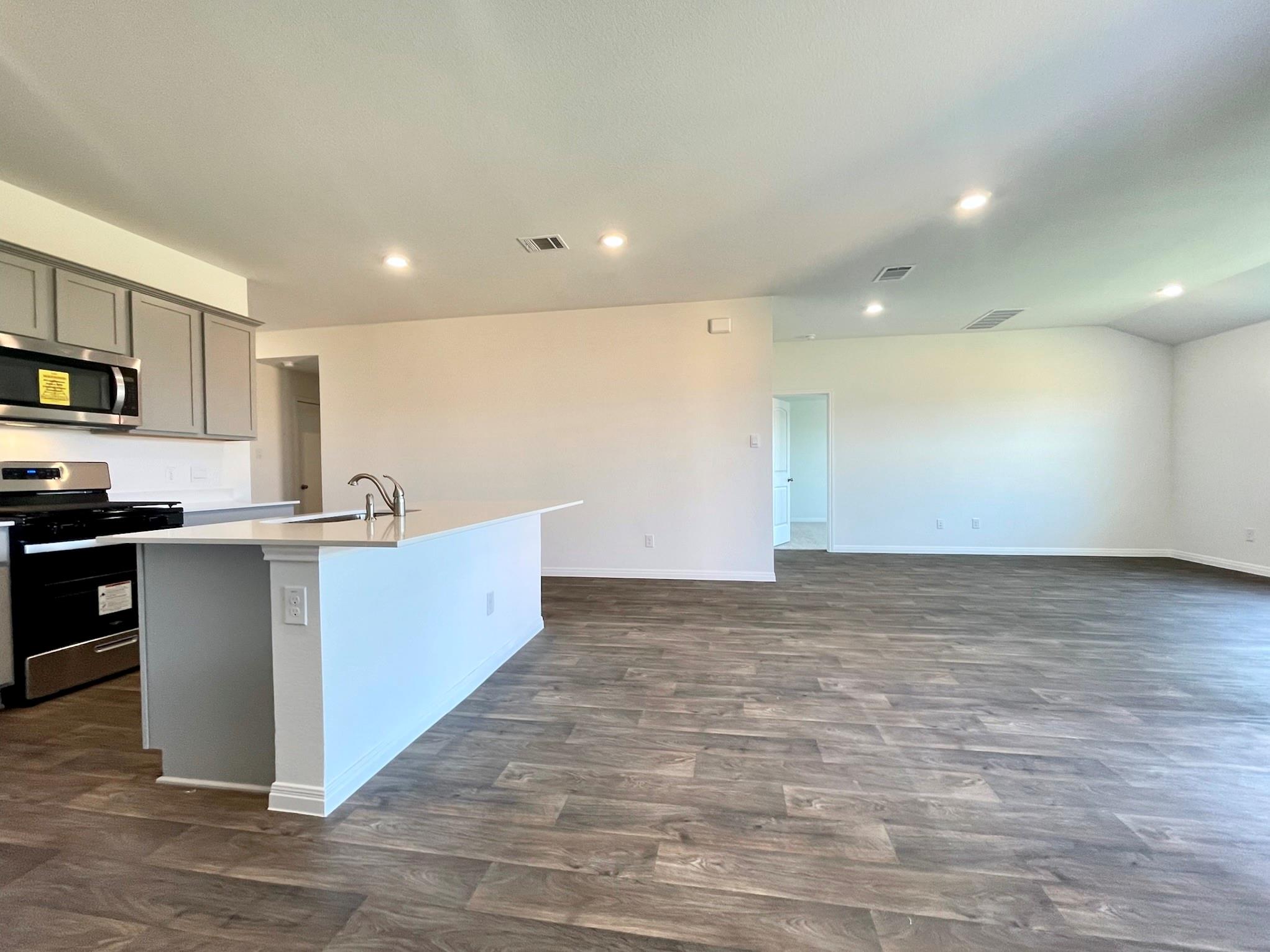 152 Gablynn Cv, Kyle, TX 78640