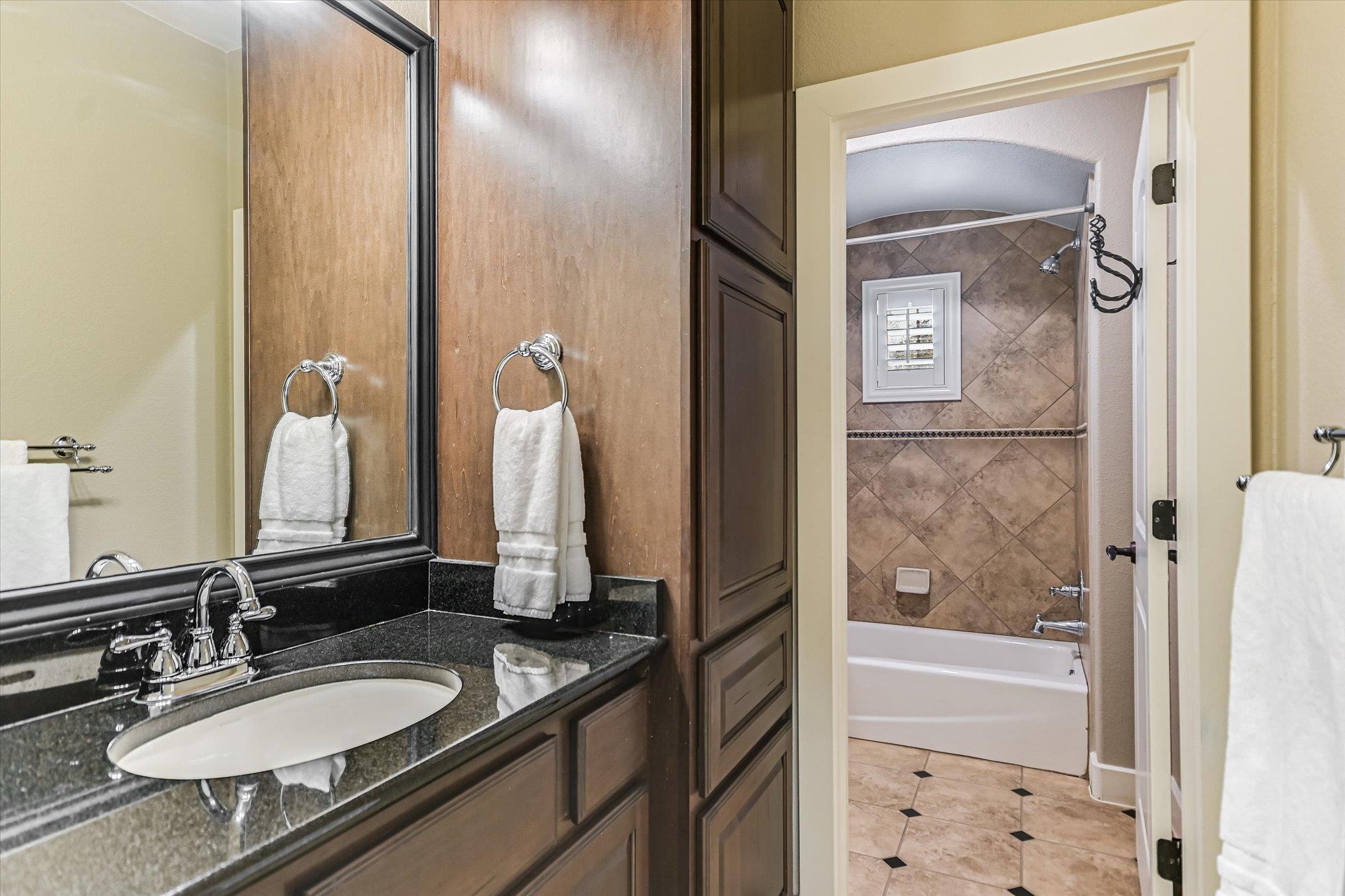 1036 Liberty Park Dr # 15, Austin, TX 78746