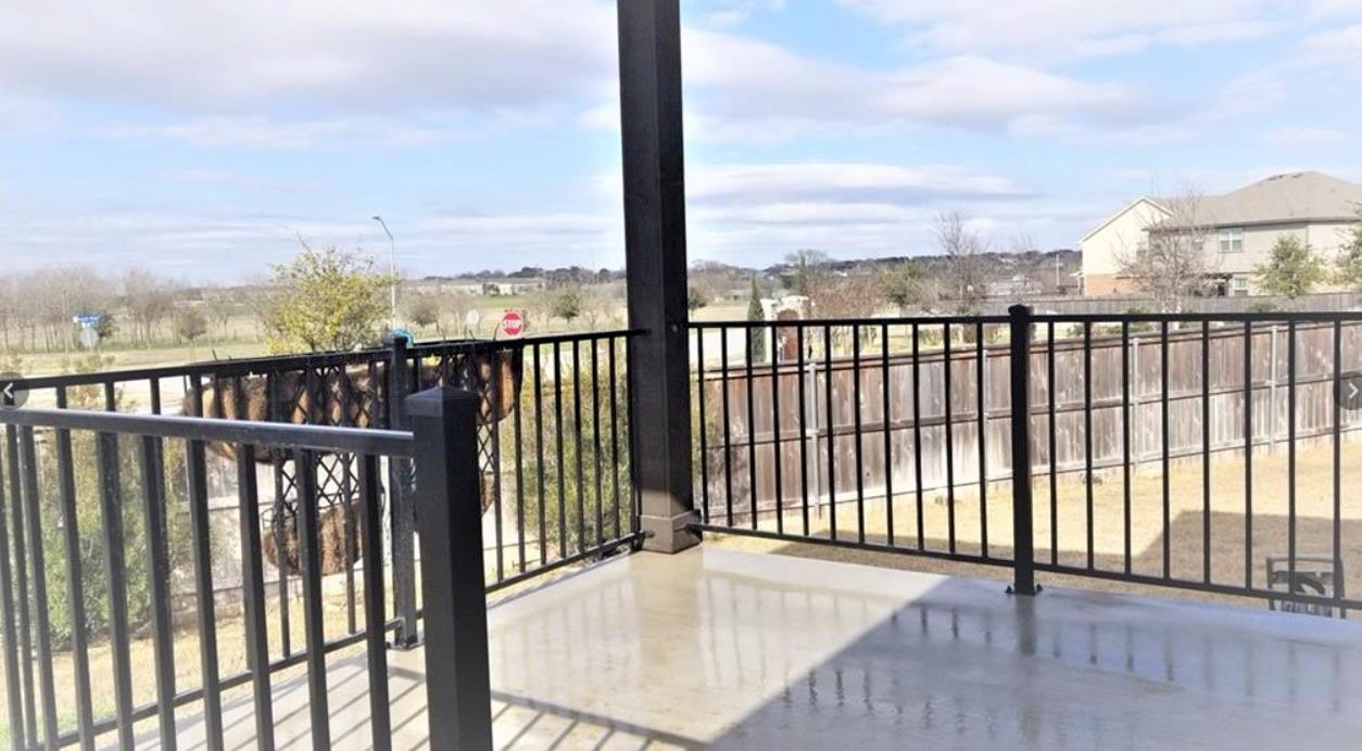 704 Carillion Dr, Pflugerville, TX 78660