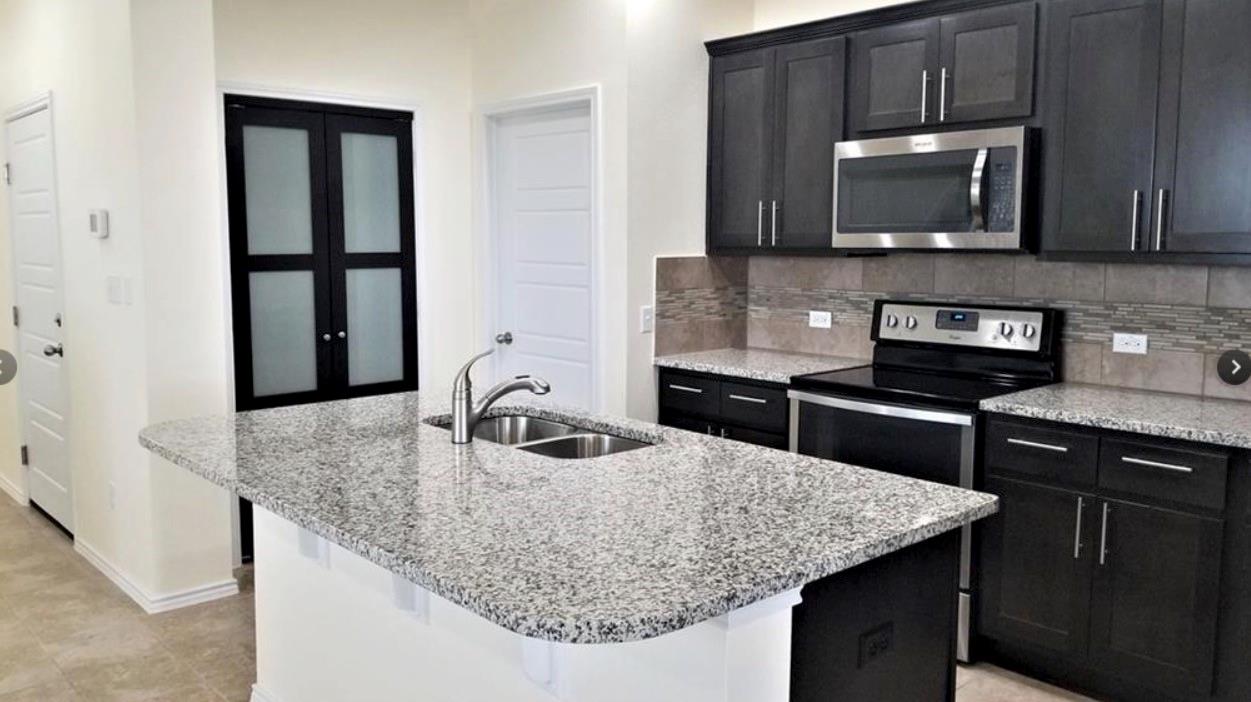 704 Carillion Dr, Pflugerville, TX 78660