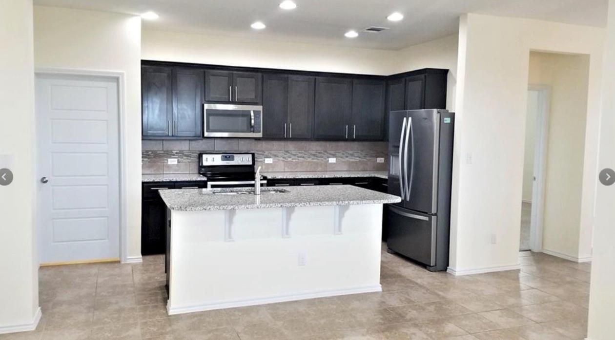 704 Carillion Dr, Pflugerville, TX 78660