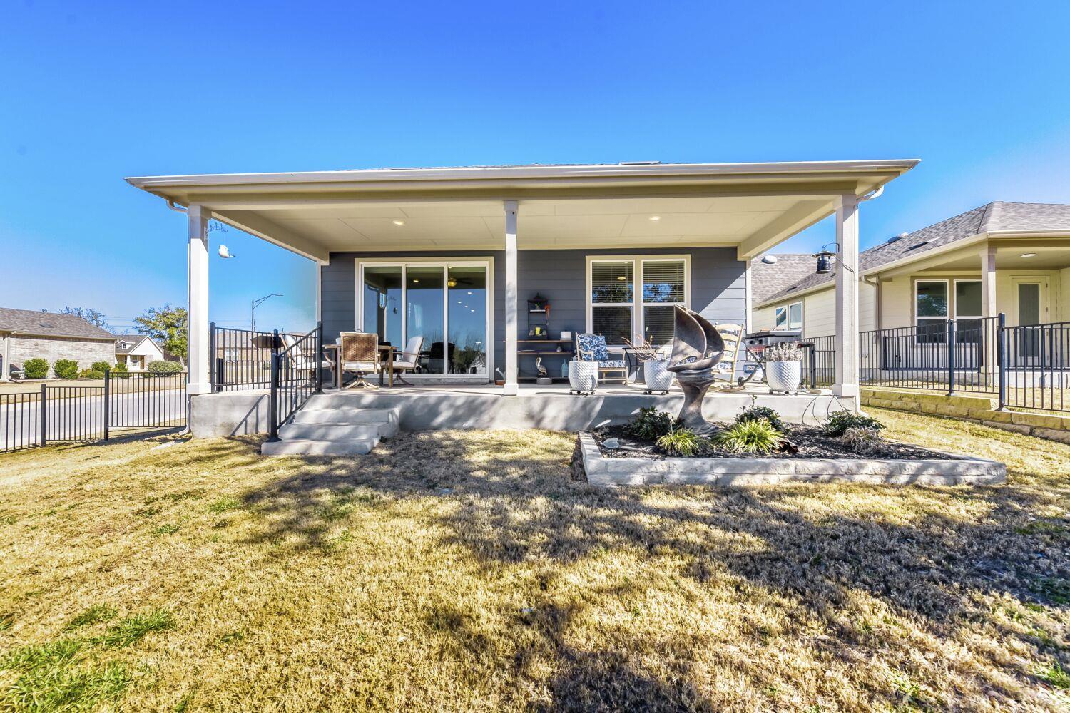 815 Saratoga Ln, Georgetown, TX 78633