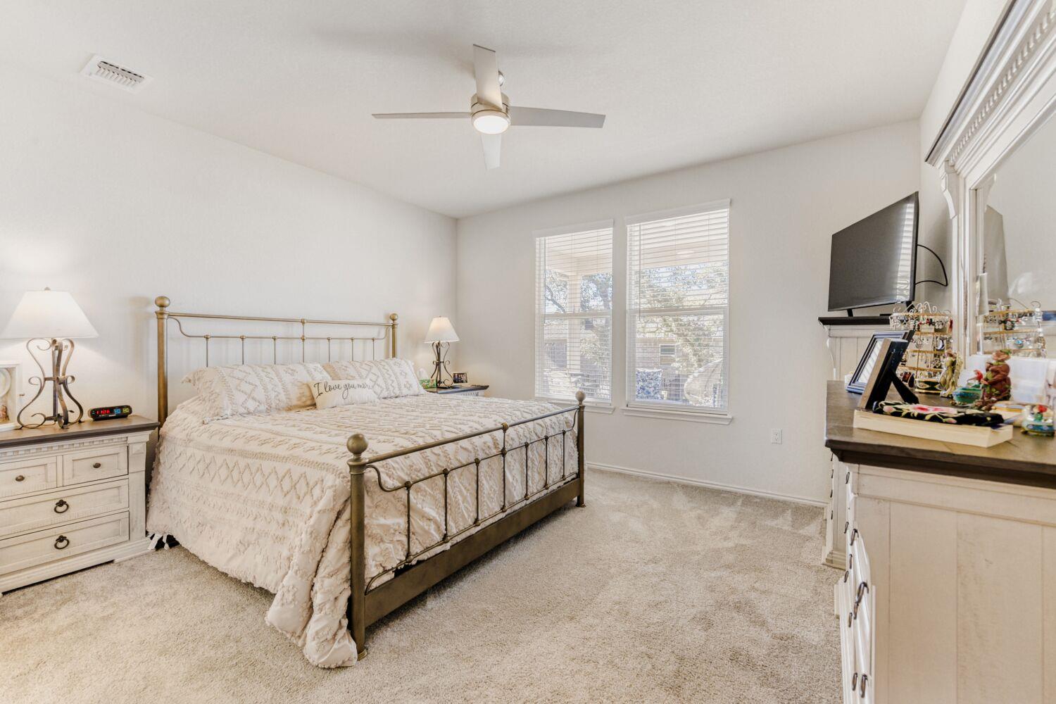 815 Saratoga Ln, Georgetown, TX 78633