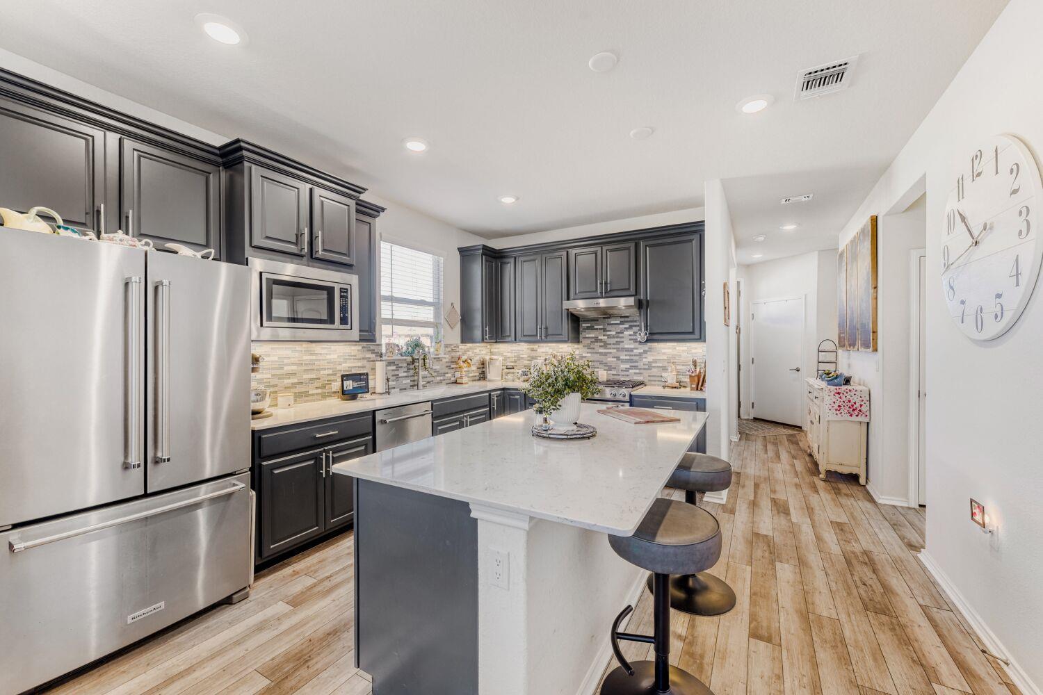 815 Saratoga Ln, Georgetown, TX 78633