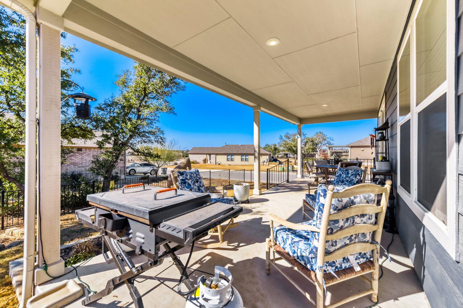 815 Saratoga Ln, Georgetown, TX 78633