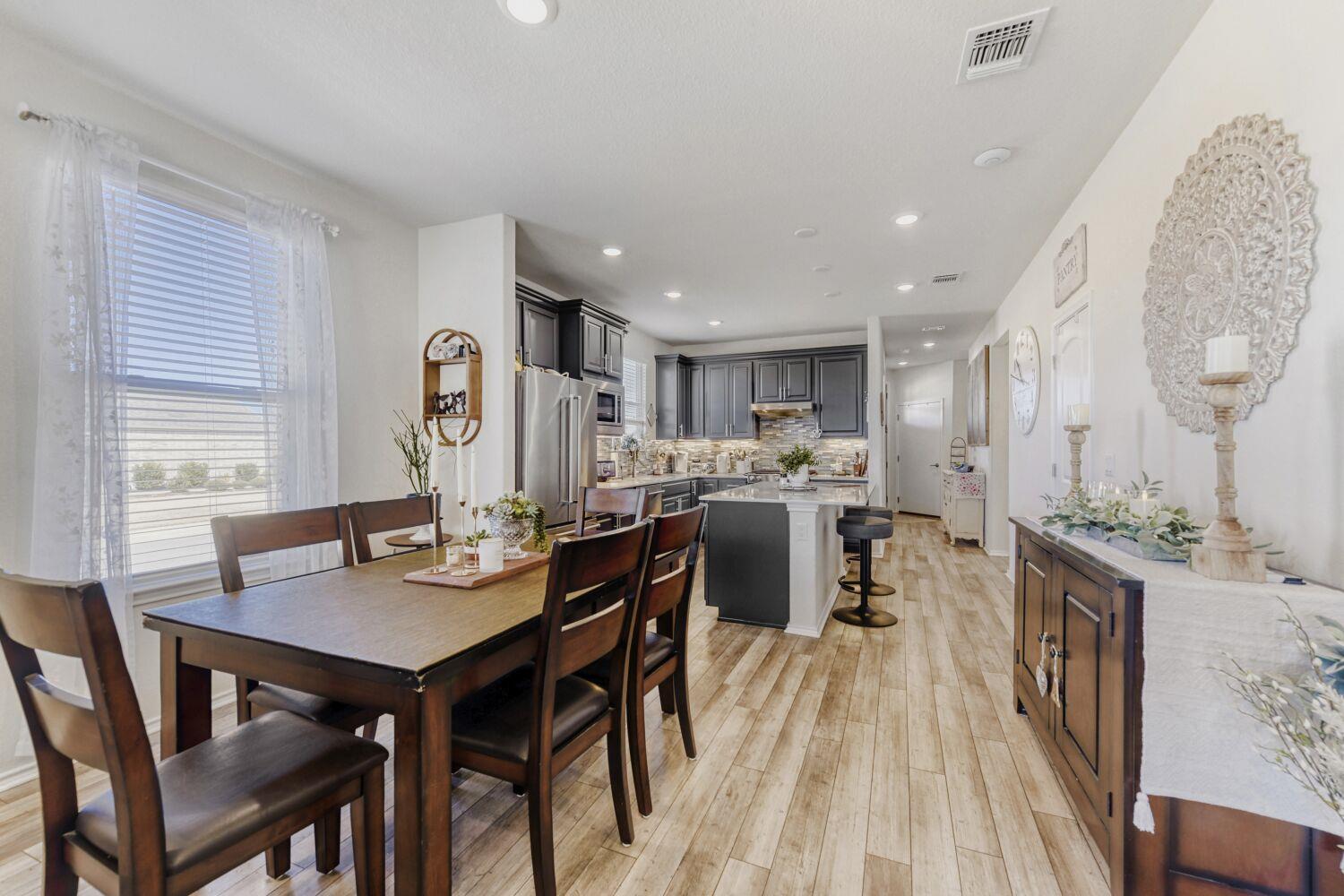 815 Saratoga Ln, Georgetown, TX 78633