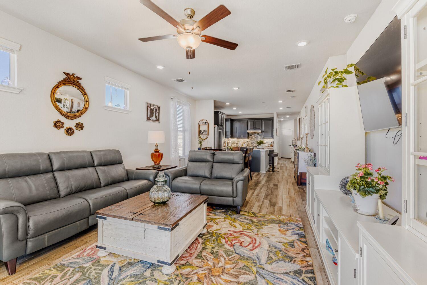 815 Saratoga Ln, Georgetown, TX 78633