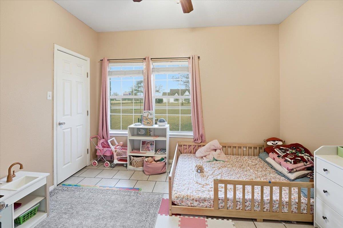 106 Luna Vista Cv, Del Valle, TX 78617