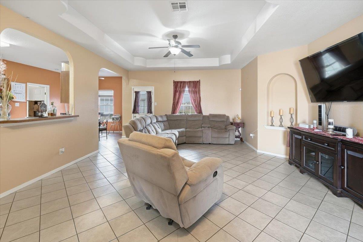 106 Luna Vista Cv, Del Valle, TX 78617