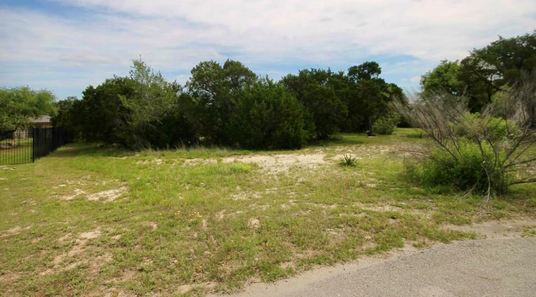 179 Shawnee Trl, Dripping Springs, TX 78620