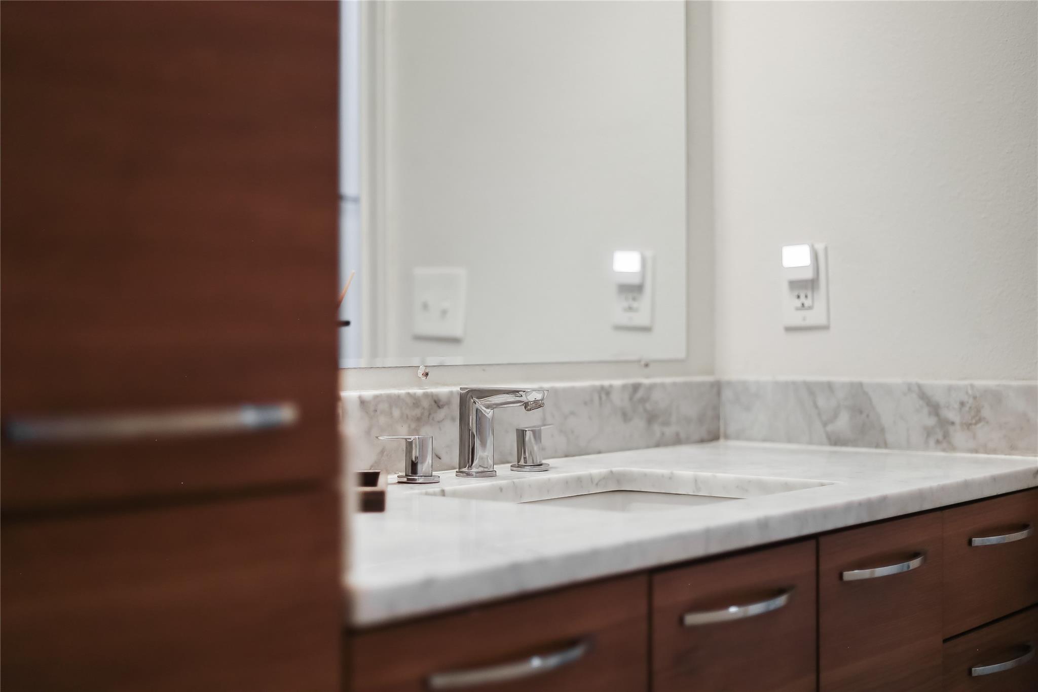 7300 Glenhill Rd, Austin, TX 78752