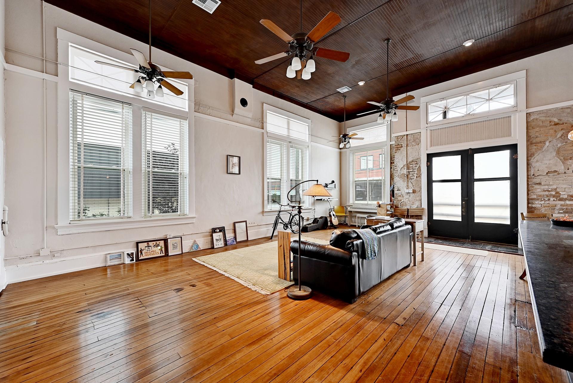 104 Hoxie St S, Coupland, TX 78615