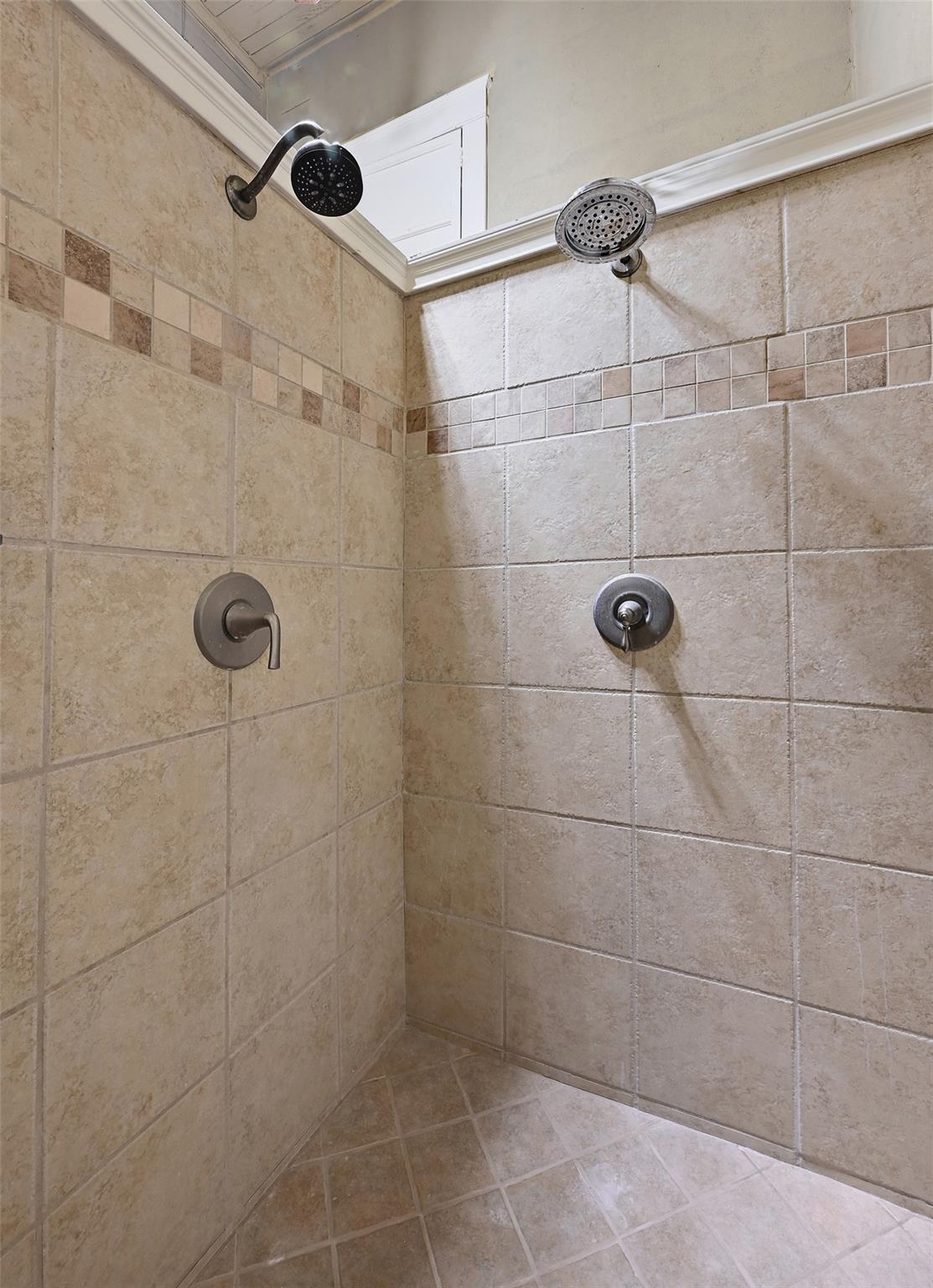 104 Hoxie St S, Coupland, TX 78615