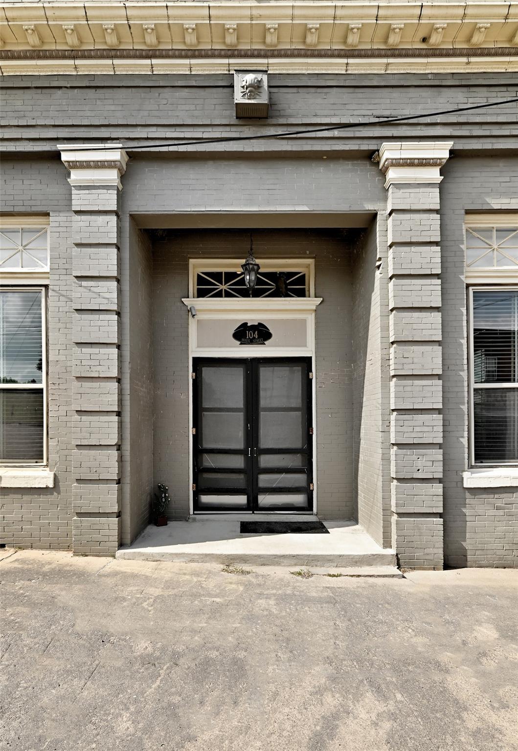 104 Hoxie St S, Coupland, TX 78615