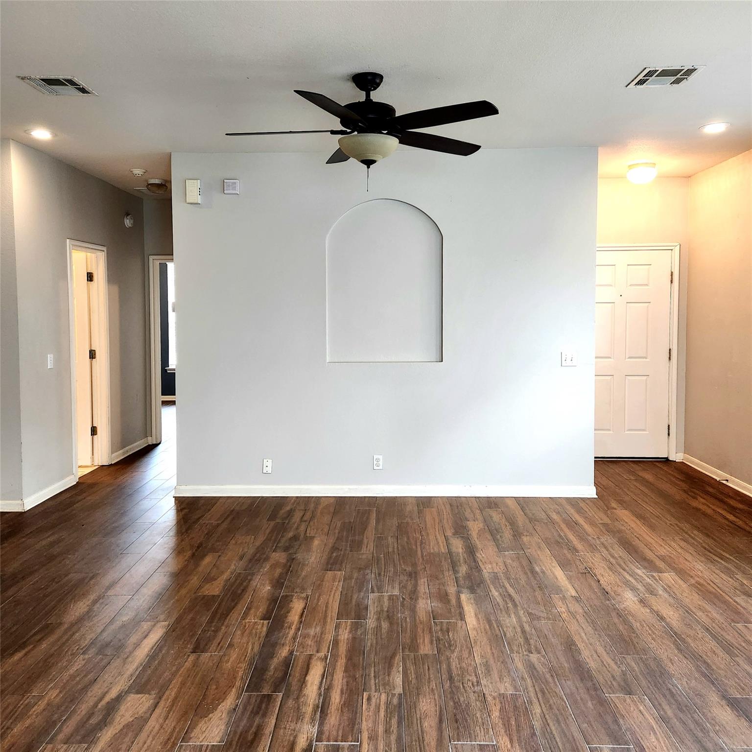 107 Holmstrom St, Hutto, TX 78634