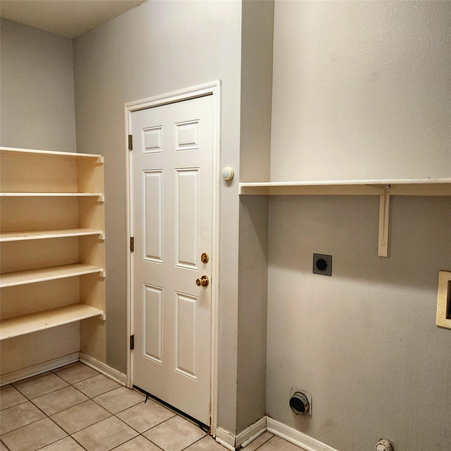 107 Holmstrom St, Hutto, TX 78634