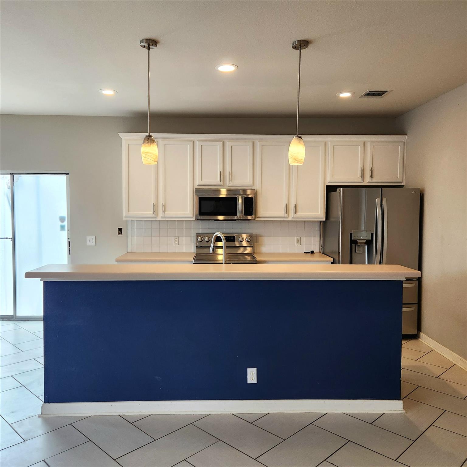 107 Holmstrom St, Hutto, TX 78634