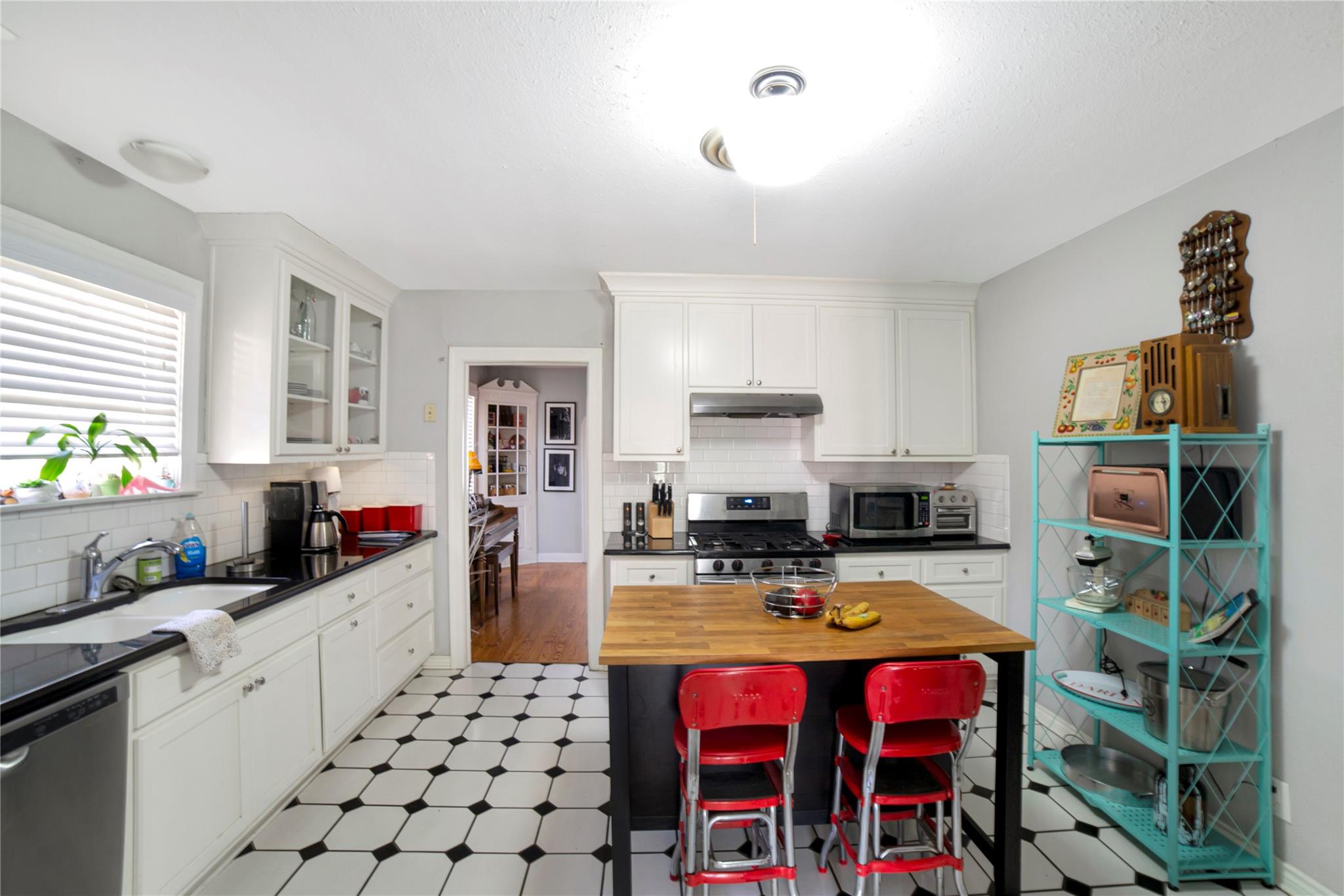 2806 Breeze Ter, Austin, TX 78722