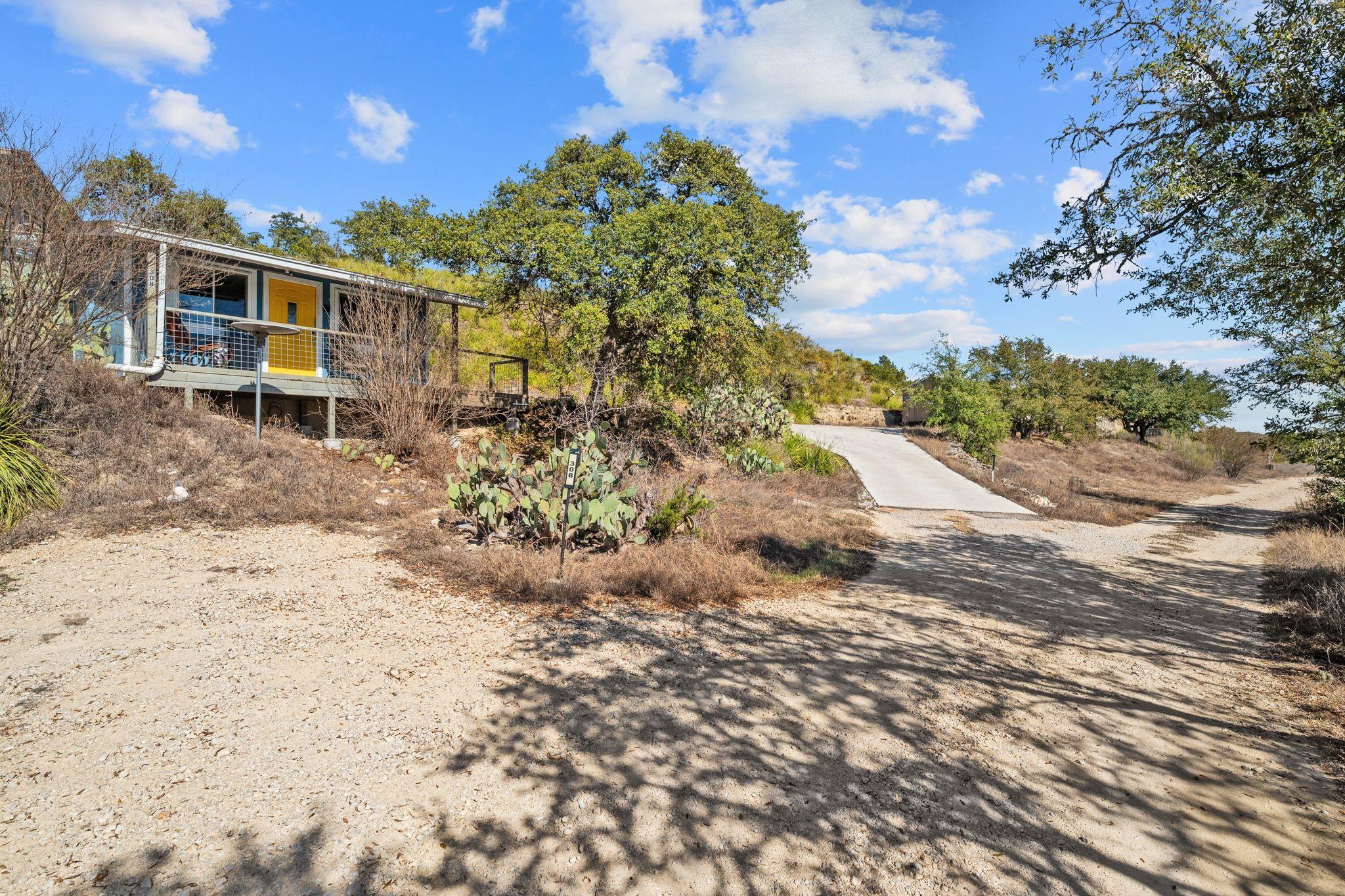 450 Eagles Nest Dr, Wimberley, TX 78676