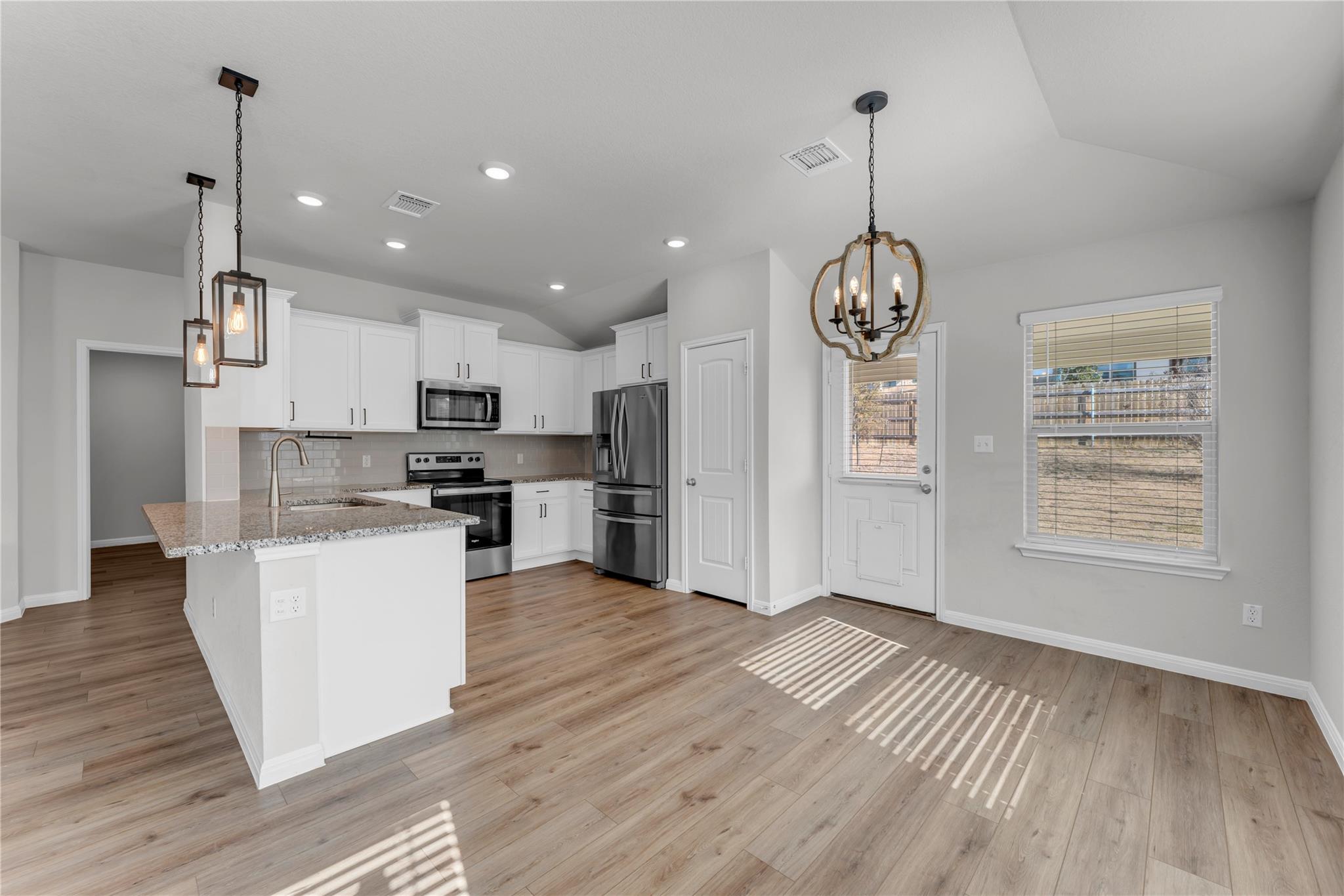 125 Cinnamon Loop, Burnet, TX 78611