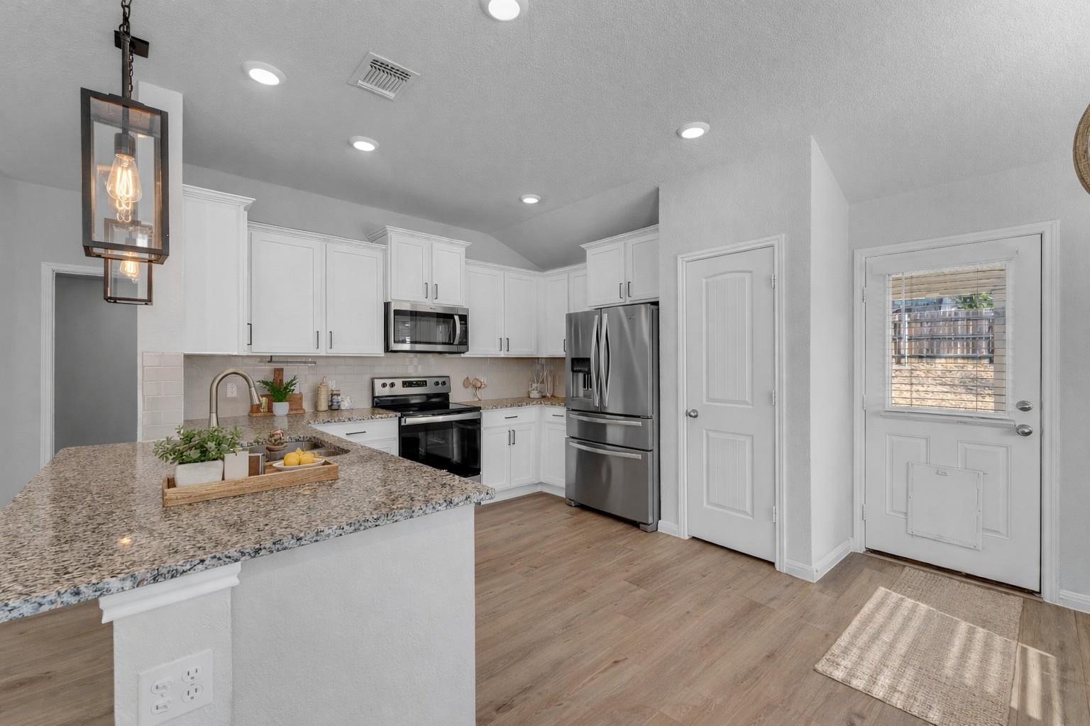 125 Cinnamon Loop, Burnet, TX 78611