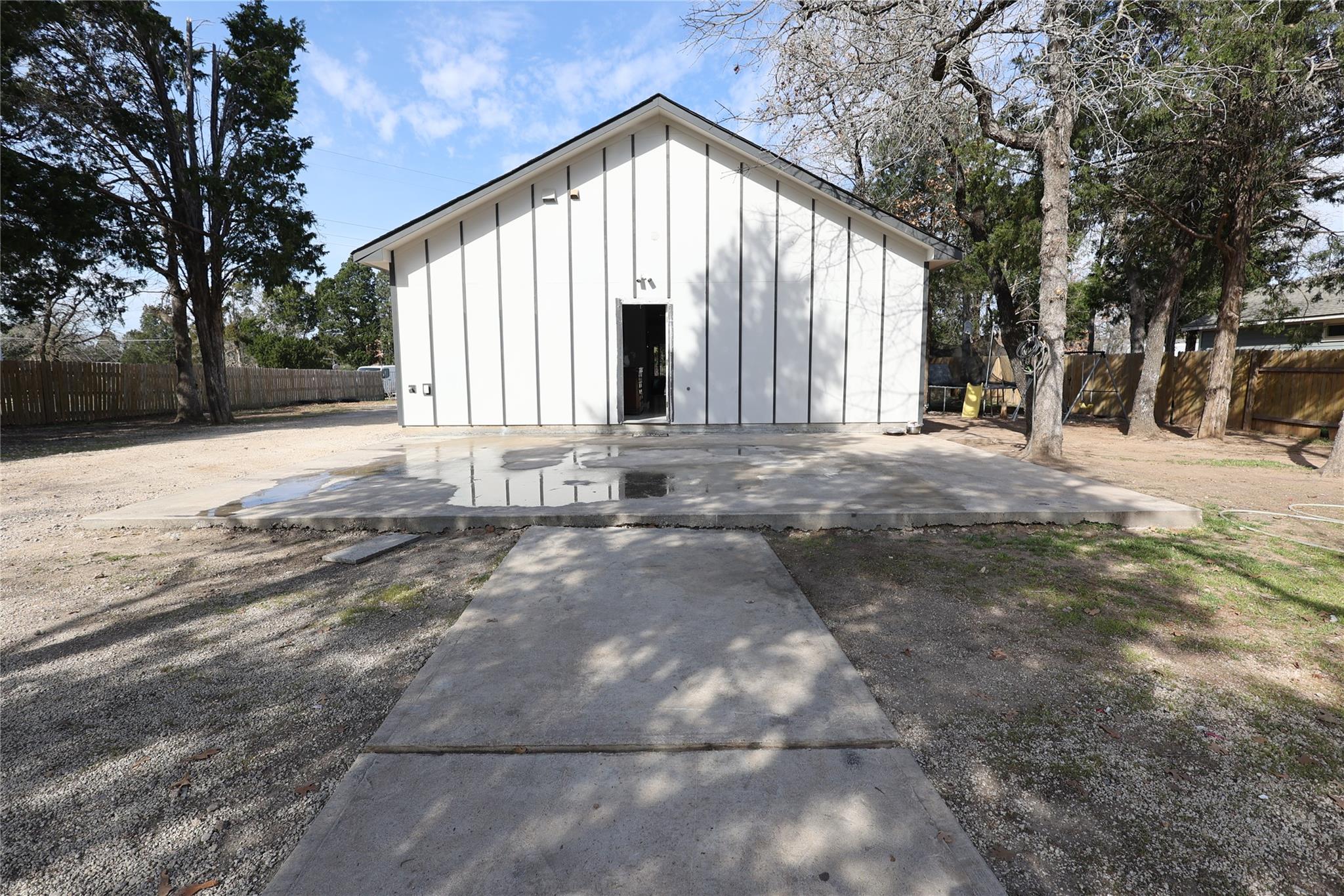 250 La Selva Dr, Elgin, TX 78621