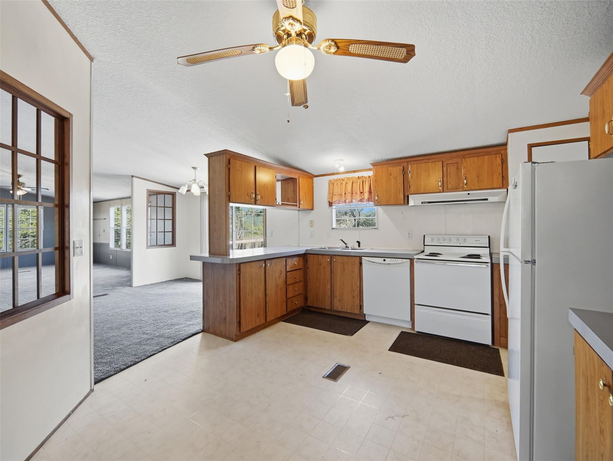 506 Oak Grove Rd, San Marcos, TX 78666