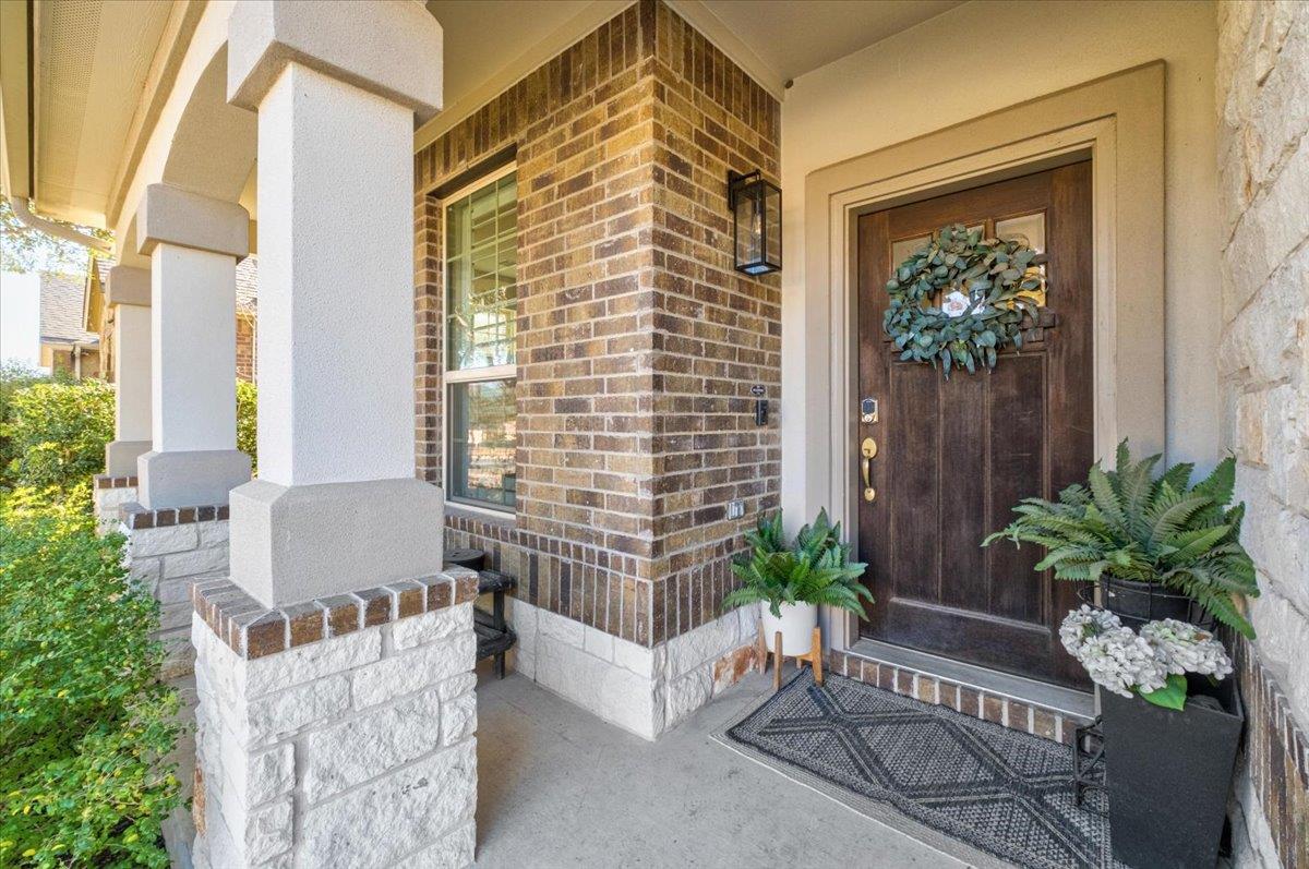 888 Oyster Crk, Buda, TX 78610