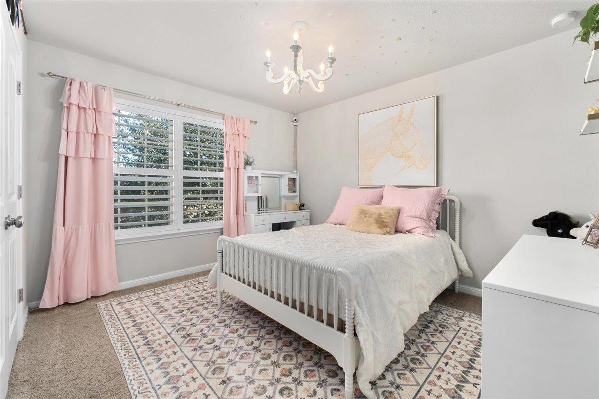 888 Oyster Crk, Buda, TX 78610