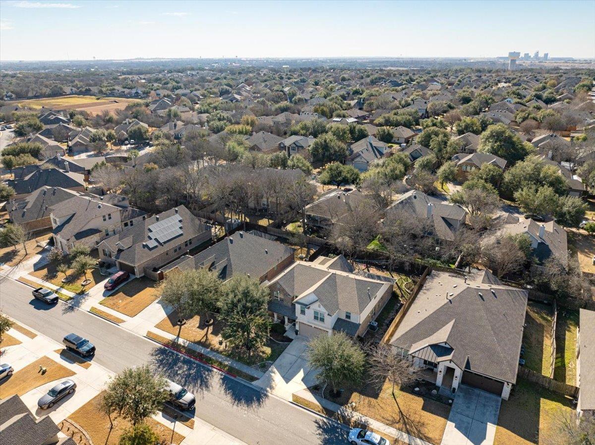 888 Oyster Crk, Buda, TX 78610