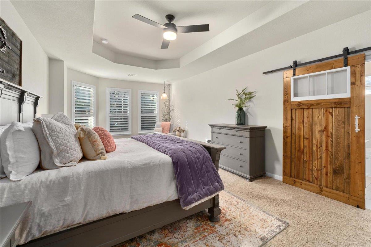 888 Oyster Crk, Buda, TX 78610