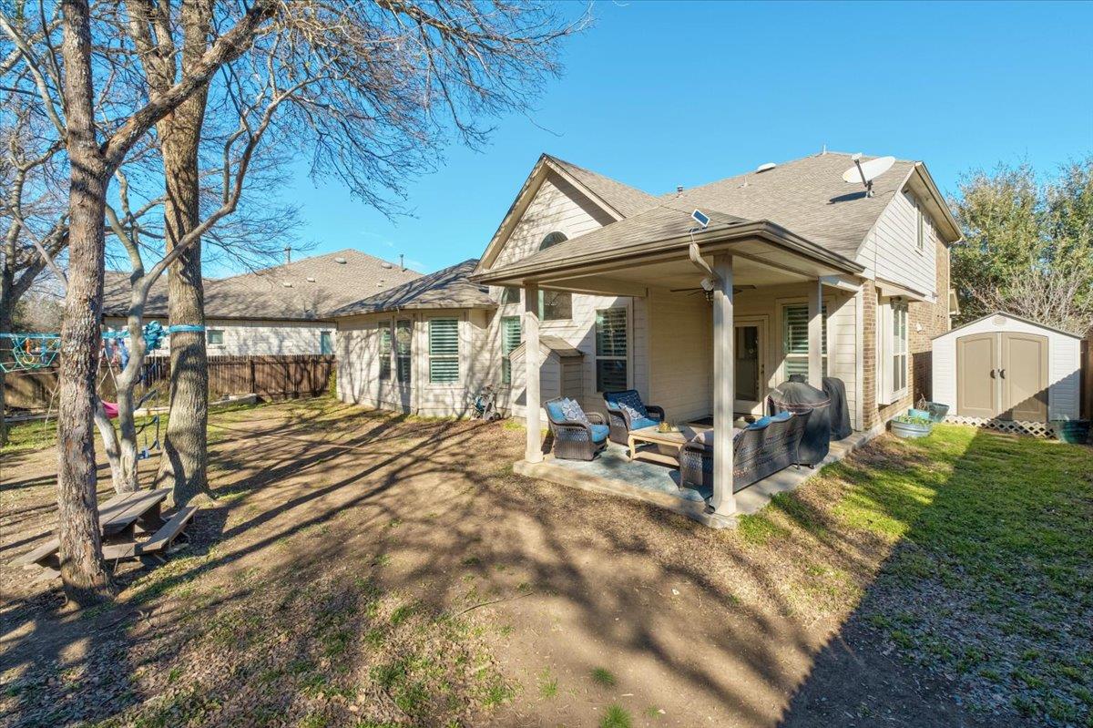 888 Oyster Crk, Buda, TX 78610