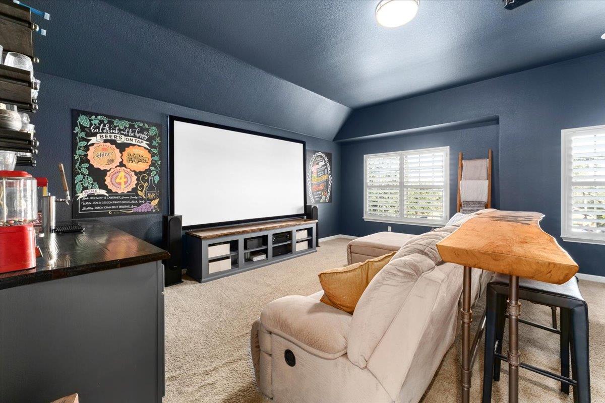 888 Oyster Crk, Buda, TX 78610