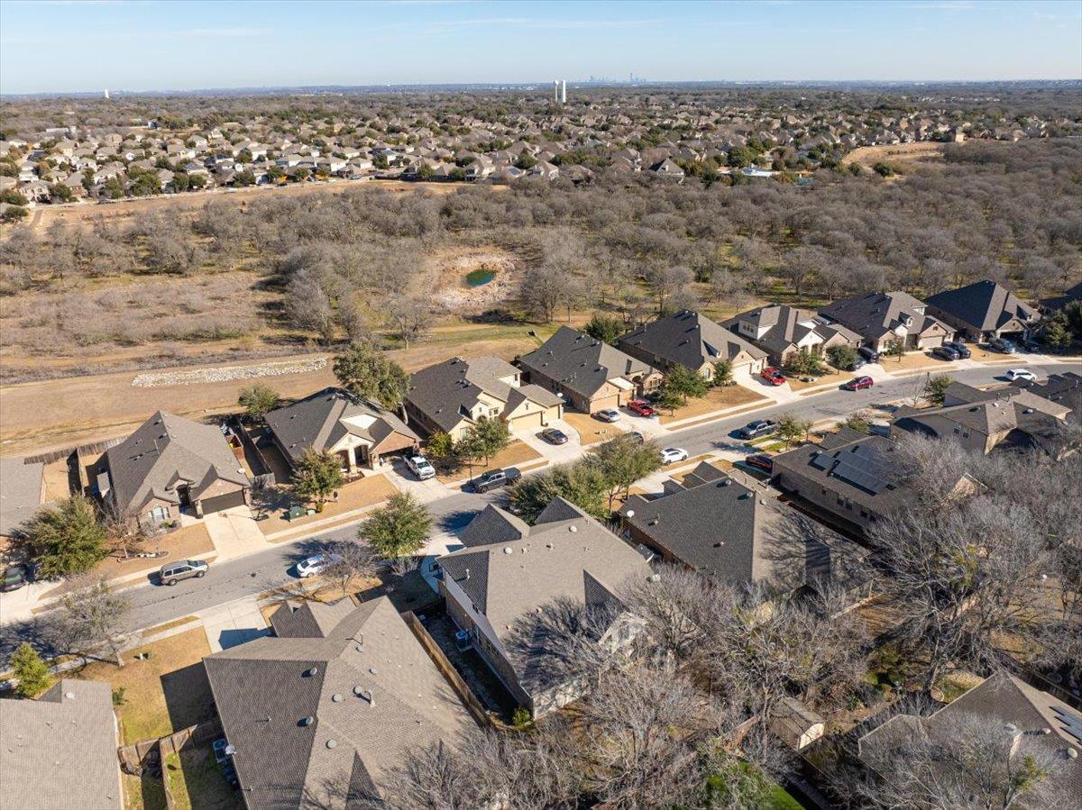 888 Oyster Crk, Buda, TX 78610