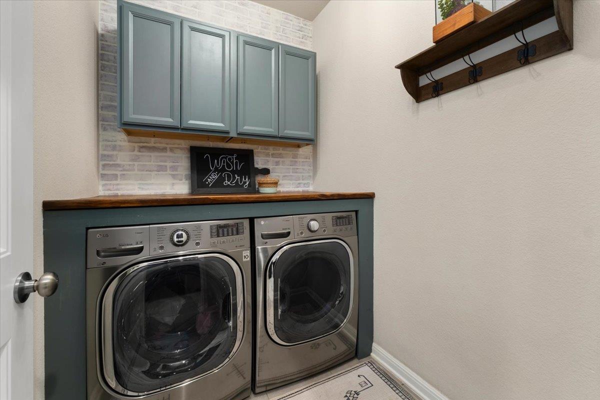 888 Oyster Crk, Buda, TX 78610