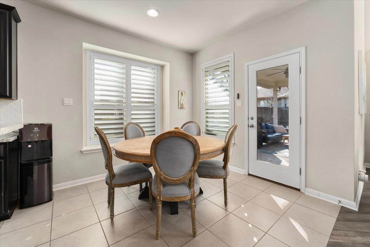 888 Oyster Crk, Buda, TX 78610