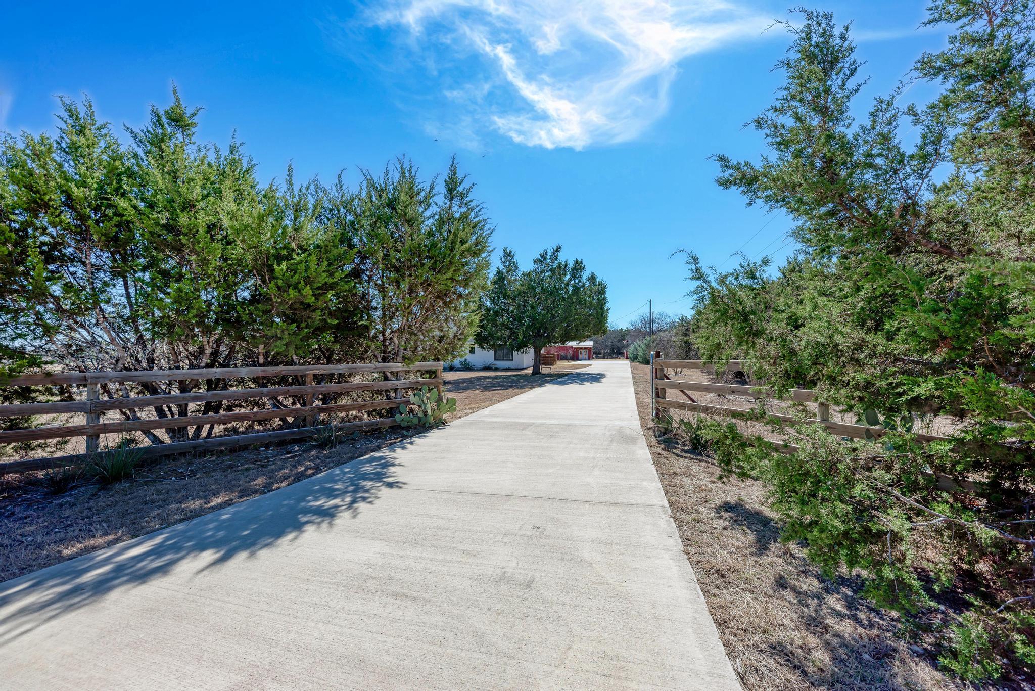 255 Glasscock Rd, Liberty Hill, TX 78642