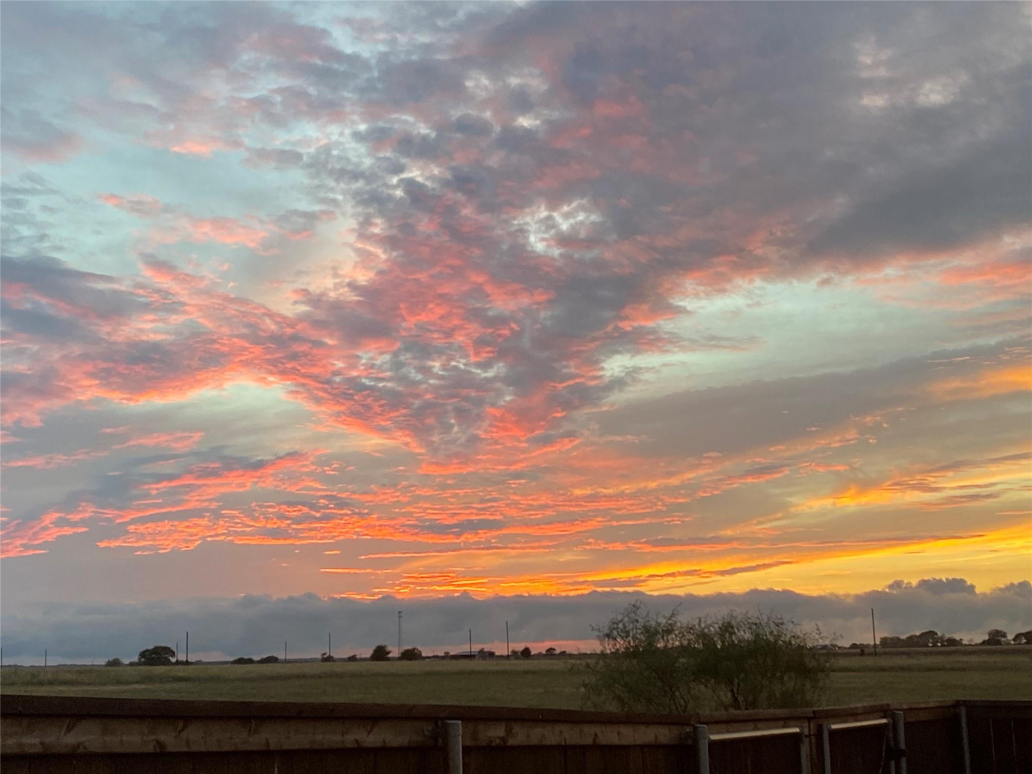 477 Willow Moon Ranch Rd, Crawford, TX 76638